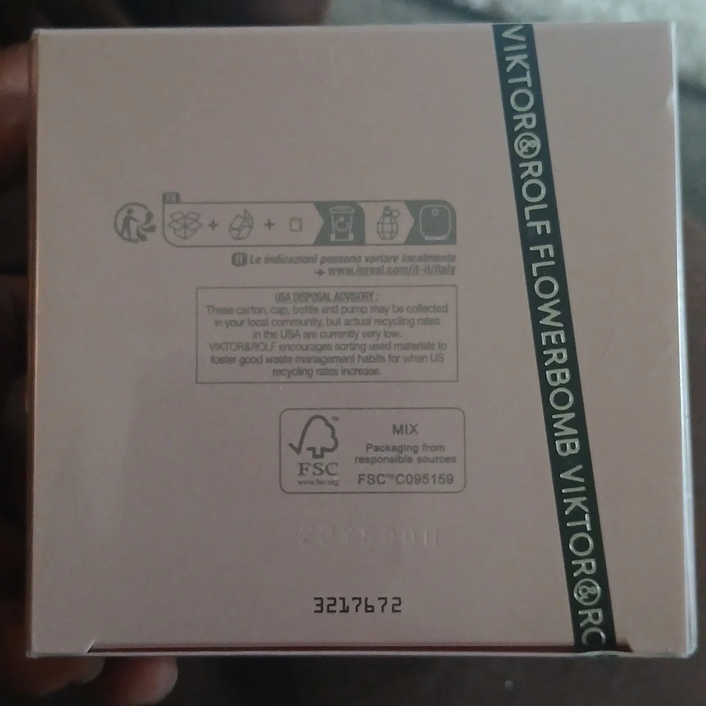 NWT VIKTOR ROLF FLOWERBOMB - Picture 3 of 3